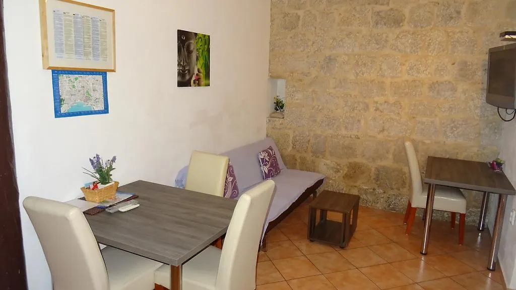Apartments Eldi Split
